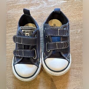 Toddler Converse Sneakers -size 7